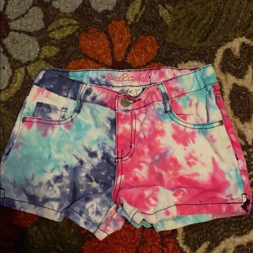 Shorts - Picture 3 of 4